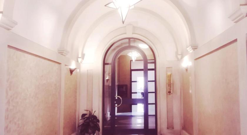 Roman Holidays Boutique Hotel