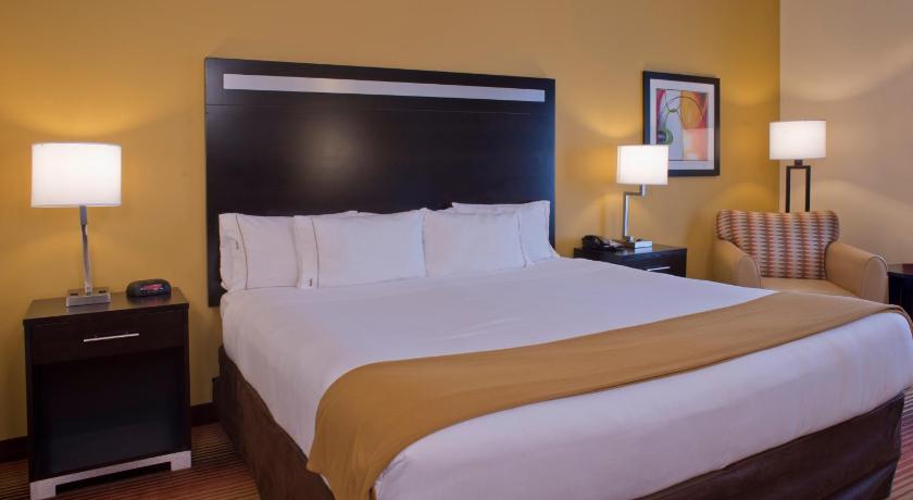 Holiday Inn Express Hotel & Suites Prattville South