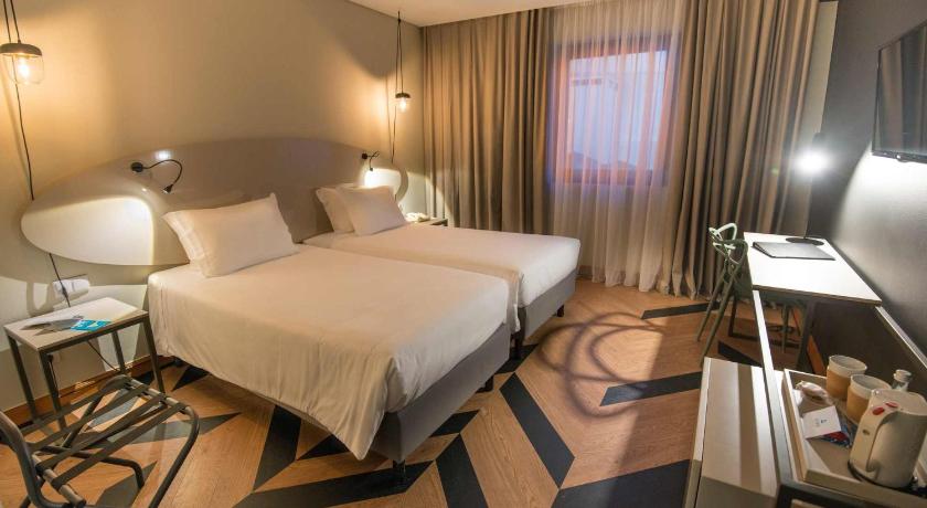 アングラ・ド・エロイズモ Azoris Angra Garden – Plaza Hotel 4つ星 ホテル プール