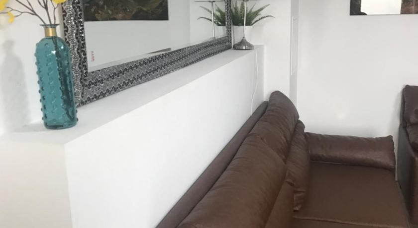 Baynunah Suites Aparthotel photo