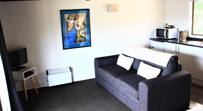 Duvauchelle Seaside Motel photo