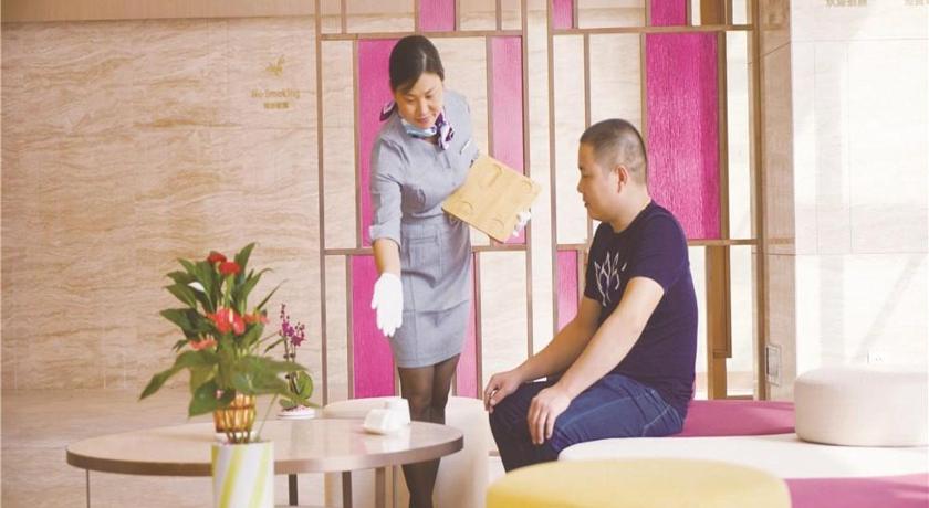 Lavande Hotels Heyuan Longchuan County Laolong Town photo
