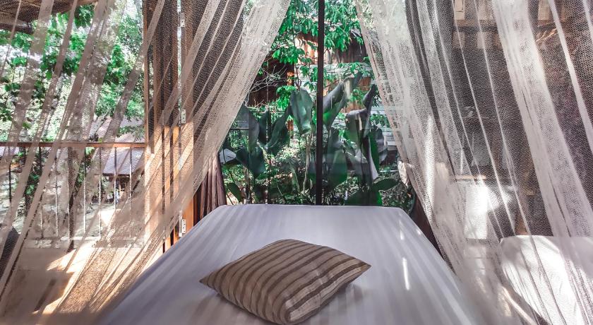 Image of Deluxe Double Room (2 Adults + 1 Child) 4