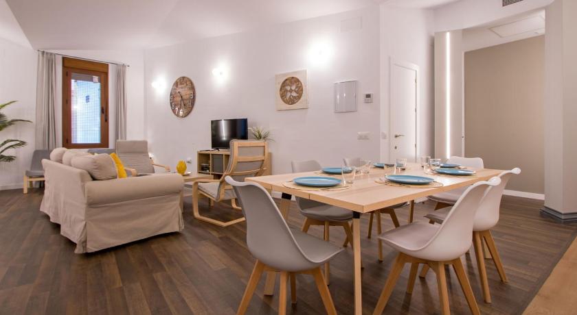 San Isidoro Central Deluxe Suite - image 11