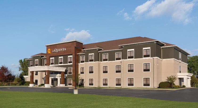 La Quinta Inn & Suites by Wyndham Lackawanna photo