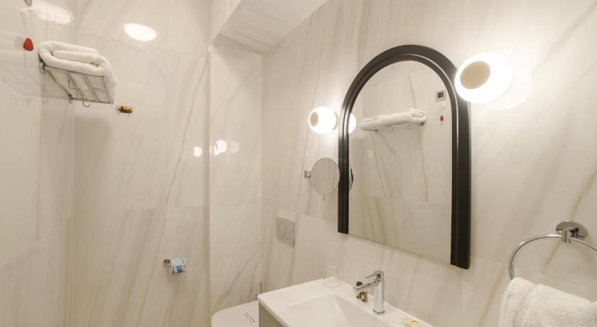 Castellano Hotel & Suites