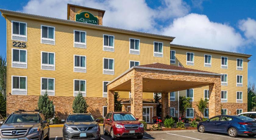 La Quinta Inn & Suites by Wyndham Auburn photo