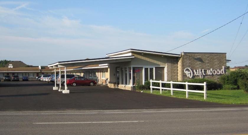 Driftwood Motel photo