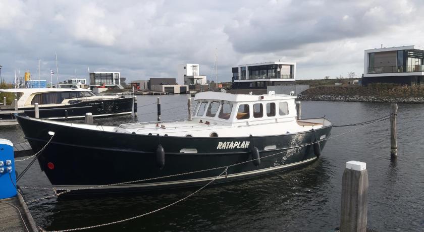 Prive B&amp;B Motorsailer Rataplan — Hotel in Kamperland