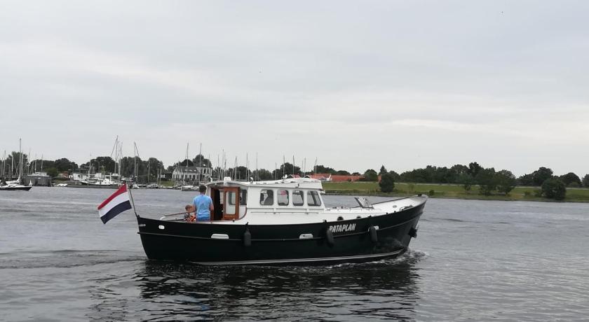 Prive B&B Motorsailer Rataplan photo