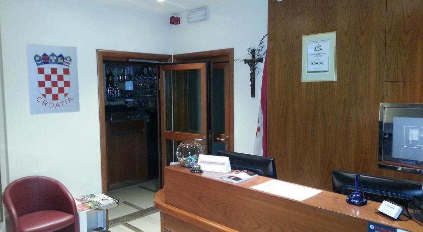 Hotel Croatia photo