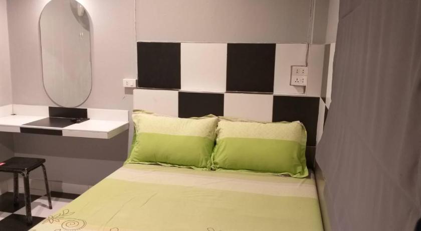 Bangkok Benjamas hostels 2-Star Hotel lobby