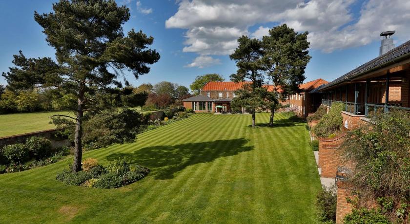 Kings Lynn Knights Hill Hotel & Spa, BW Signature Collection photo