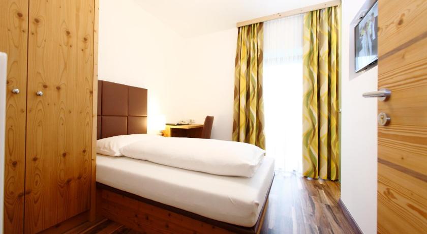 Hotel Magerl photo