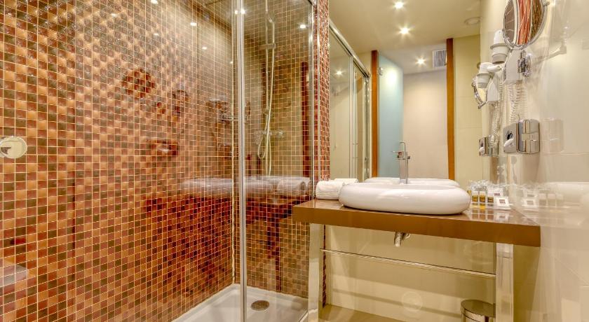Image of Executive Twin Room 7