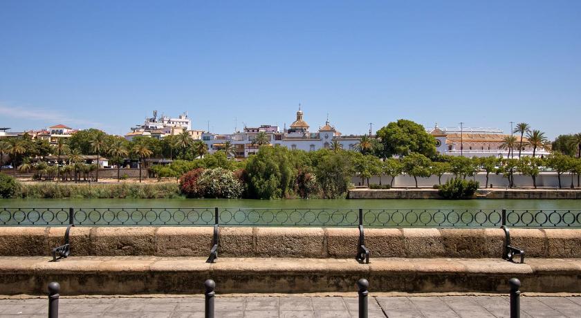 Heart of Triana Apartment - image 5