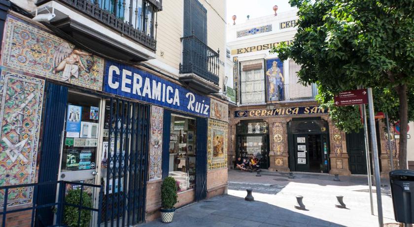 Heart of Triana Apartment - image 13