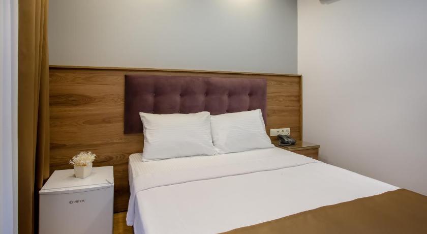 West Palace Hotel photo