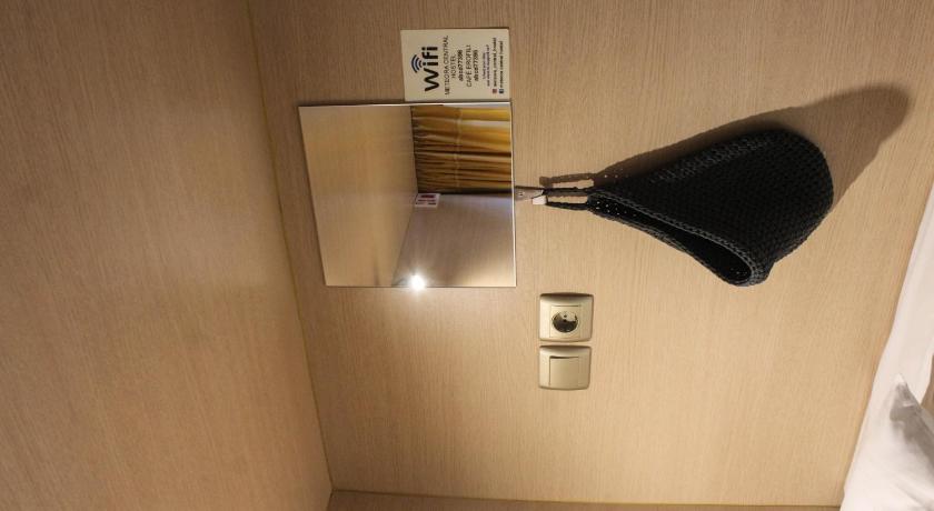 Image of Bed in 6-Bed Mixed Dormitory Room 12