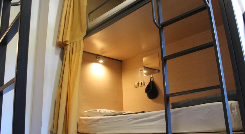 Image of Bed in 6-Bed Mixed Dormitory Room 4