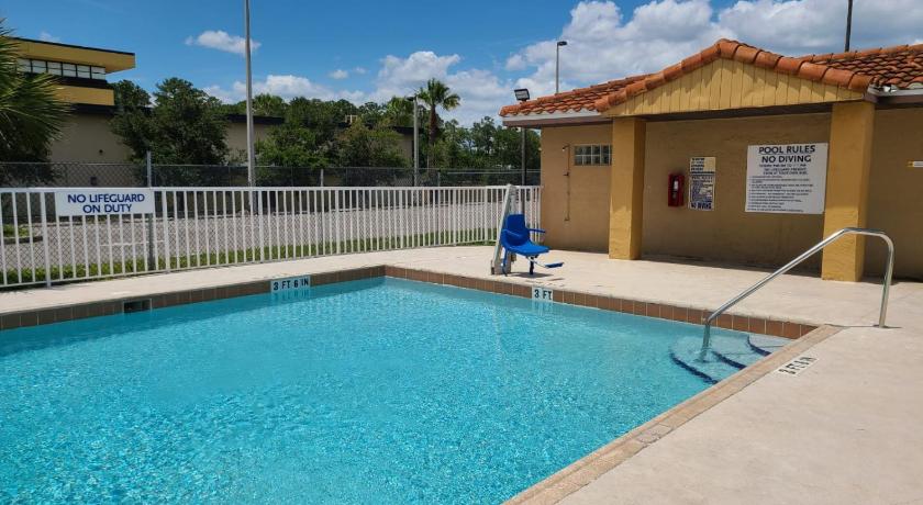 Days Inn & Suites by Wyndham Orlando East UCF Area