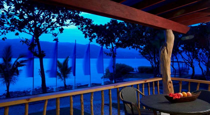 Image of Deluxe Seaview 1