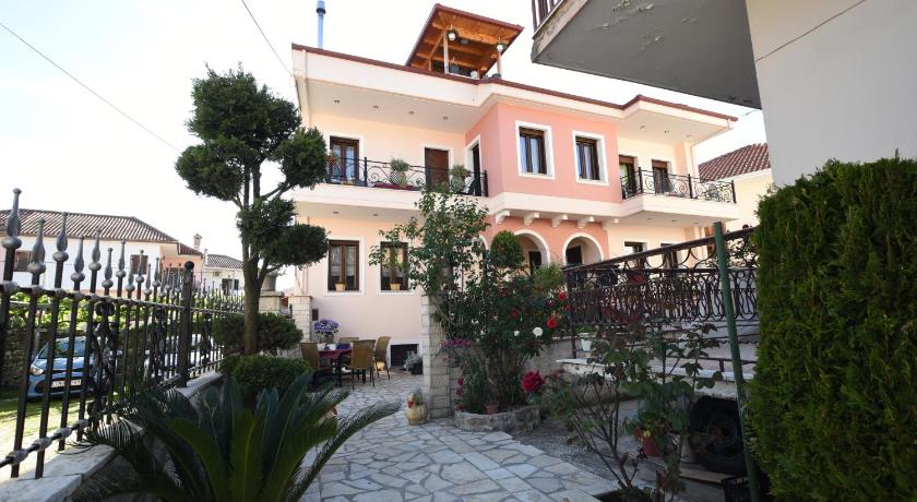 In The Castle - House — Hotel in Ioannina