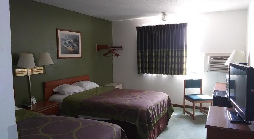 Amerihost Inn & Suites photo