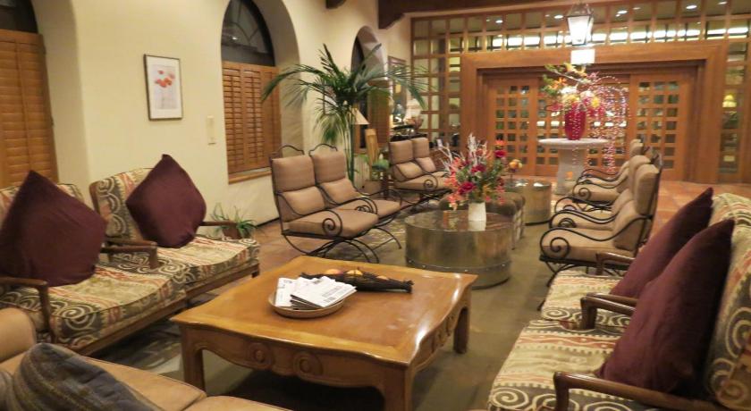 a living room filled with furniture and a large window, Poppy Springs Resort & Spa in Mimasaka