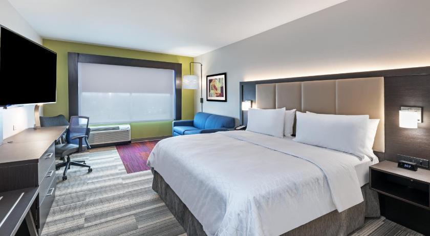 Holiday Inn Express and Suites Purcell photo