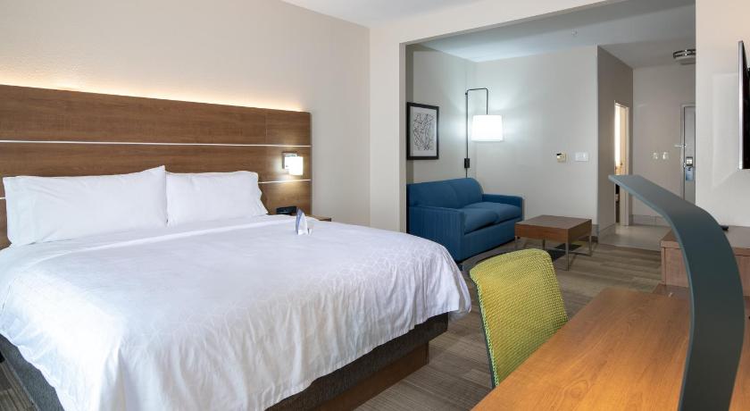 Holiday Inn Express Hotel & Suites Dallas South - DeSoto