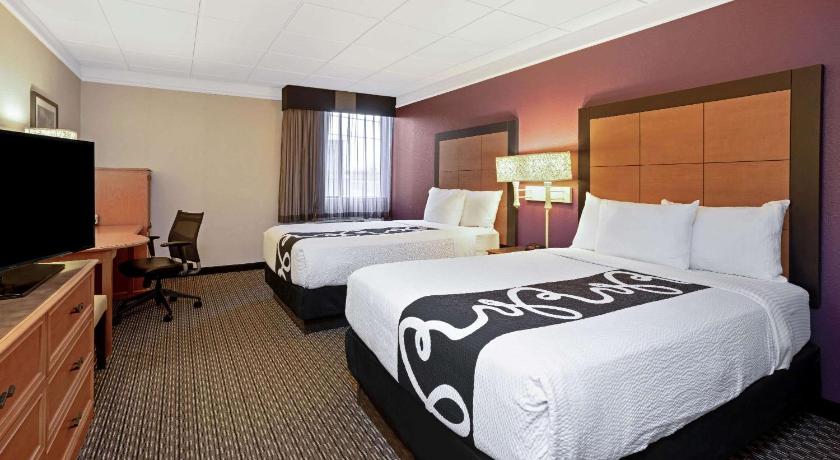 La Quinta Inn & Suites by Wyndham Tacoma - Seattle photo