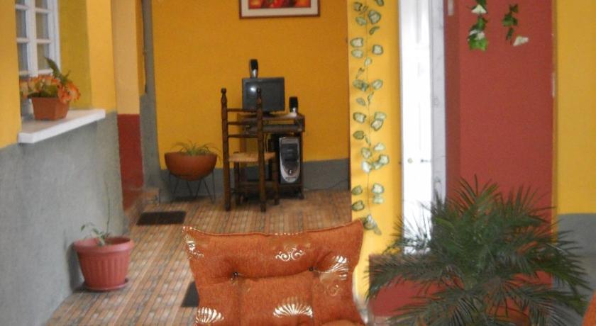 Hostal Isidoros — Hotel in La Paz