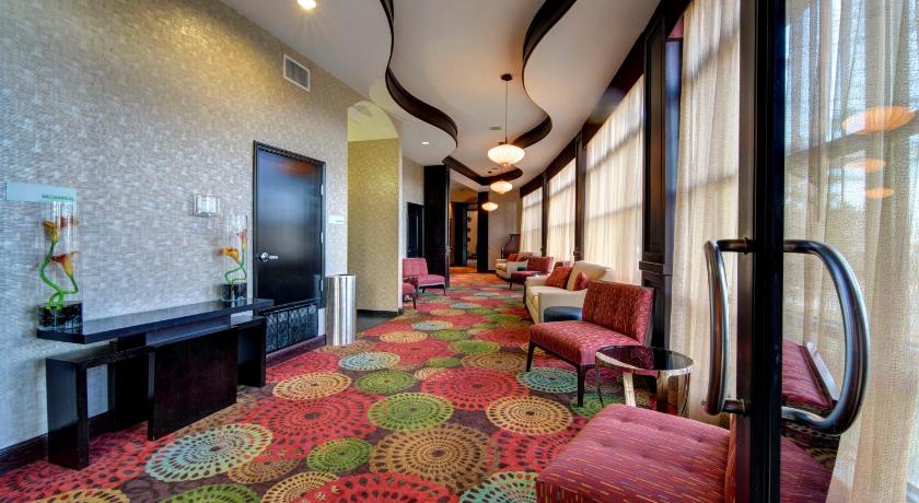 Holiday Inn Arlington Northeast photo