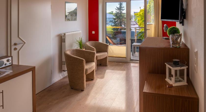 Image of Double Room with Partial Sea View and Balcony - 8 5
