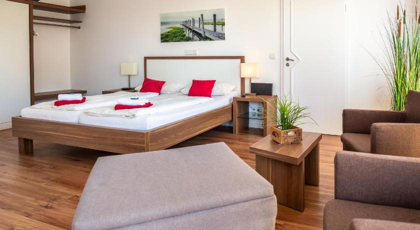 Image of Double Room with Partial Sea View and Balcony - 11 3