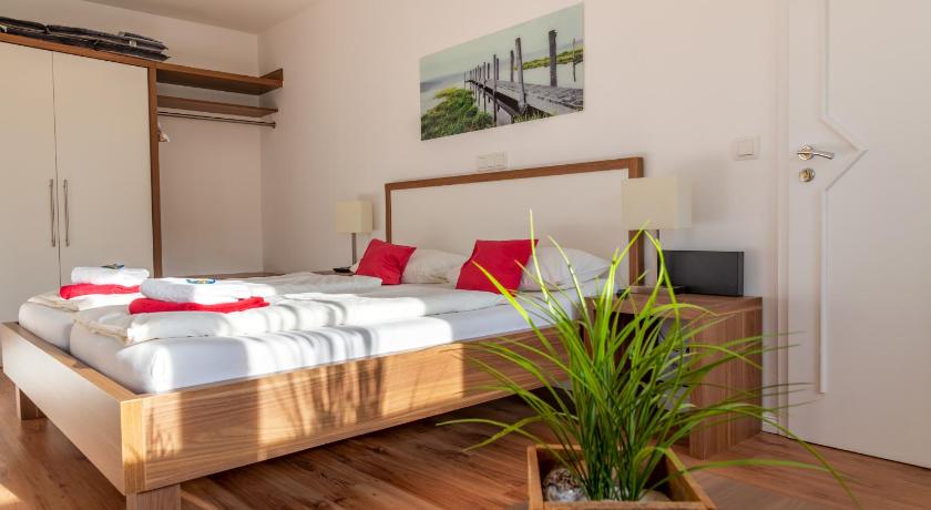Image of Double Room with Partial Sea View and Balcony - 11 9