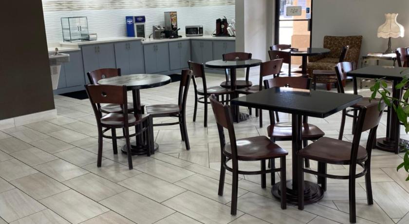 Mockingbird Inn & Suites photo