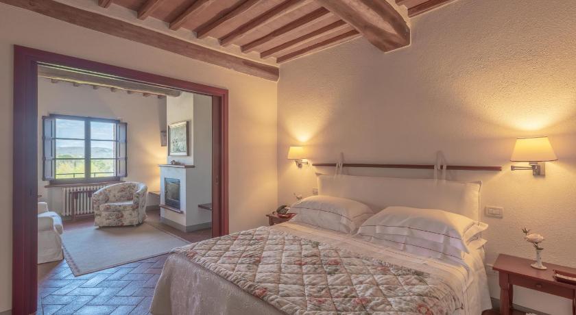 Image of Deluxe Triple Room 7