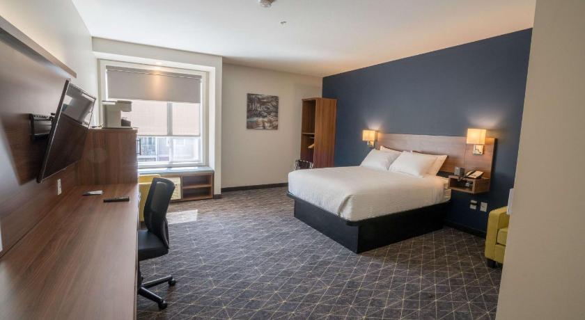 Microtel Inn & Suites by Wyndham Kelowna