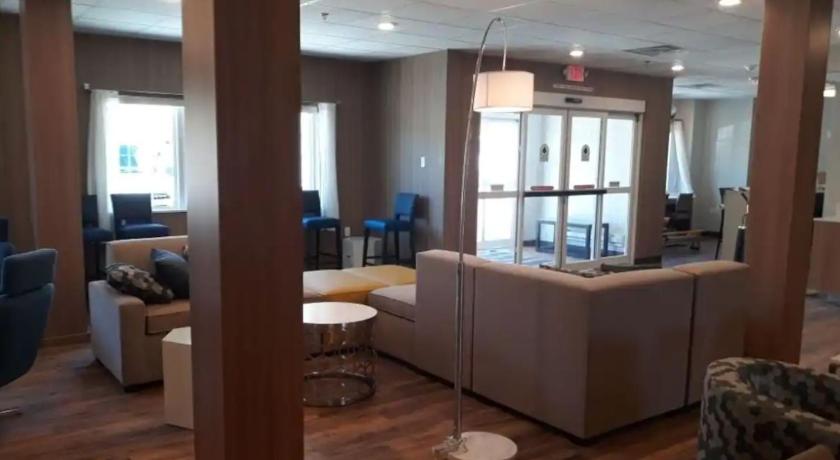 Microtel Inn & Suites by Wyndham Woodland Park