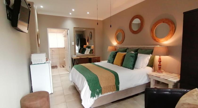 Roxy's Rest Guest House photo