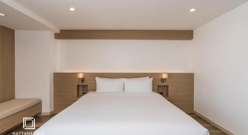 Rattanachol Hotel (SHA Extra Plus) photo