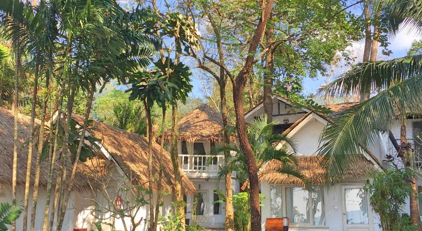 a house that has a tree in front of it, Saffron on the Sea Resort (SHA Certified) in Koh Chang