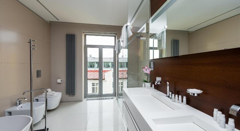 EMPIRENT Grand Central Apartments photo