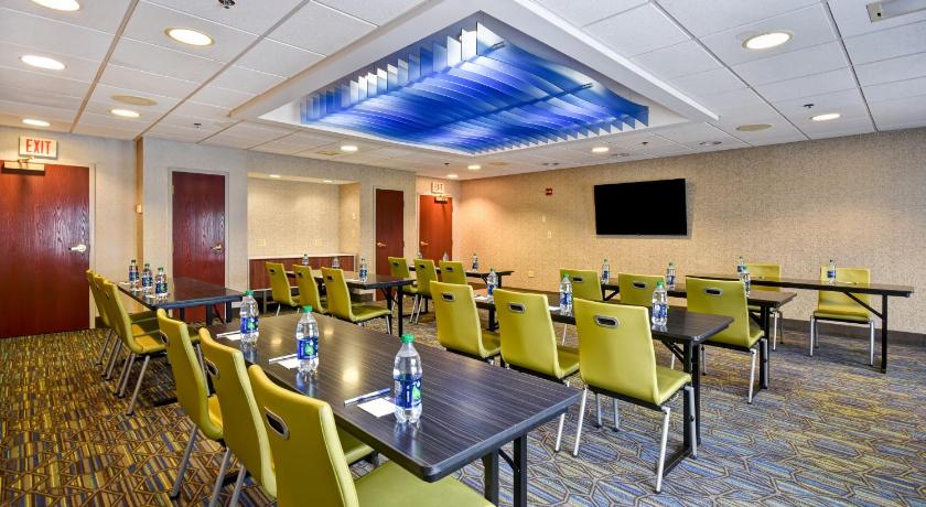 Holiday Inn Express Middletown/Newport