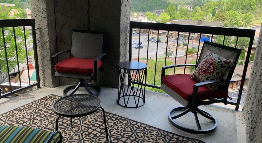 Image of Olde Gatlinburg 712 1