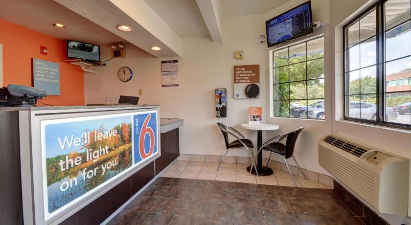 Motel 6-Wethersfield, CT - Hartford