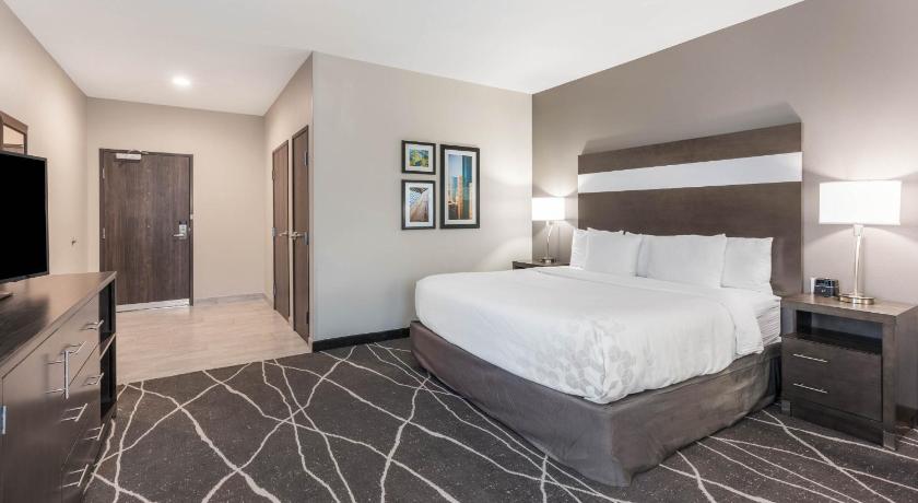 La Quinta Inn and Suites by Wyndham Houston Spring South