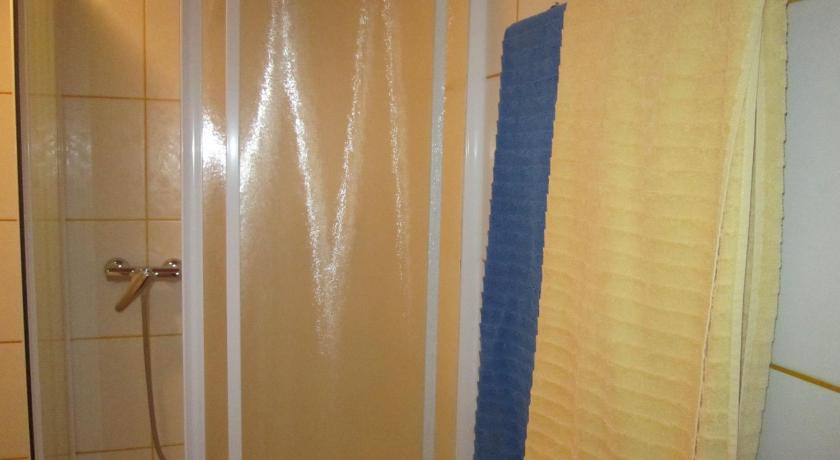 Image of Standard Single Room with Shower 4
